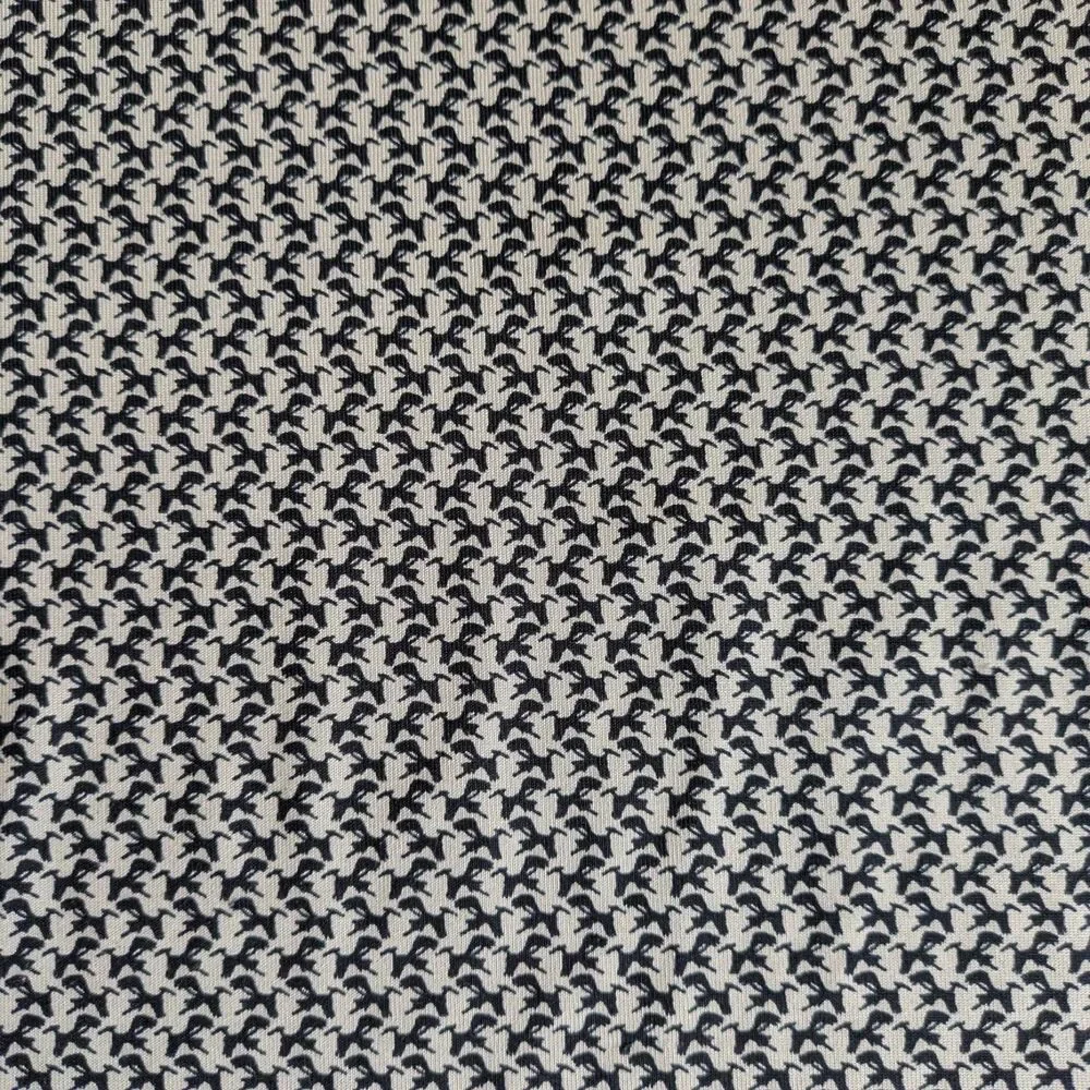 Under Armour Playoff Polo Shirt M Tan Black Micro Print UPF 40 Loose Fit READ - Picture 3 of 11